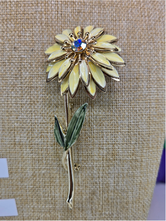 Coro Jewelry - Vintage Coro Gold-Tone Cream Flower Brooch Rhinestone Large Collectible Daisy